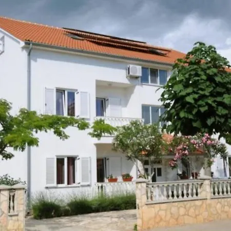 Nada- 150m From Sea Apartment Murter