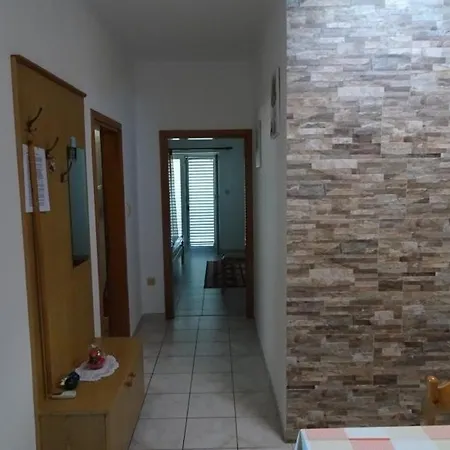 Apartment Nada- 150m From Sea Murter
