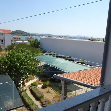Nada- 150m From Sea Apartment Murter