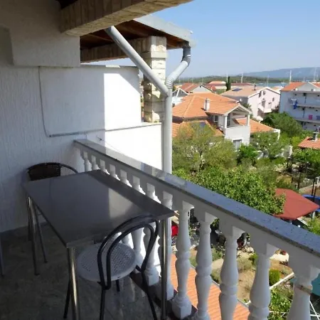 Nada- 150m From Sea Apartment Murter