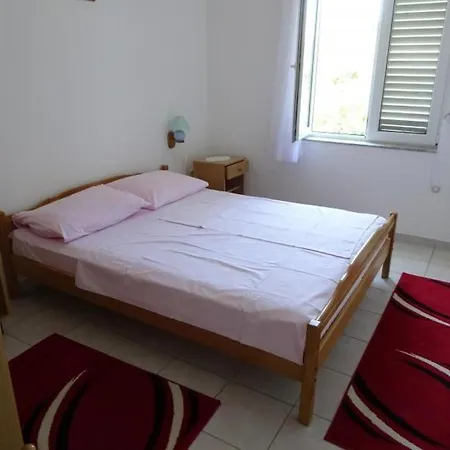 Apartment Nada- 150m From Sea