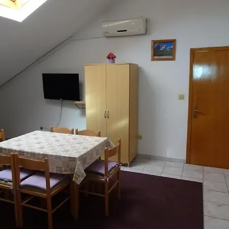 Nada- 150m From Sea Apartment Murter