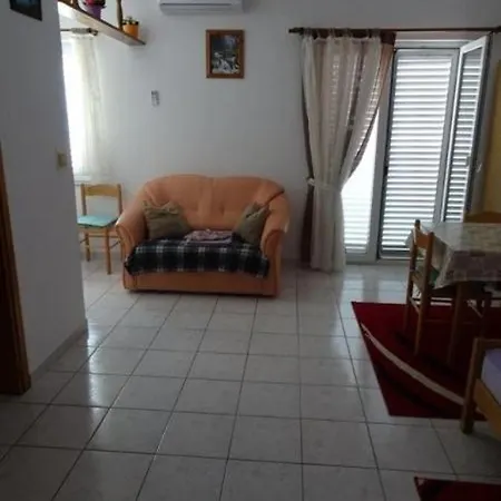 Nada- 150m From Sea Apartment